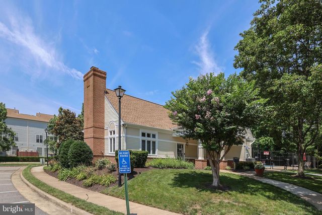 9230 CARDINAL FOREST LN #301, Lorton, VA 22079