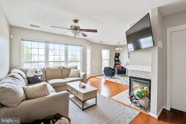 9230 CARDINAL FOREST LN #301, Lorton, VA 22079