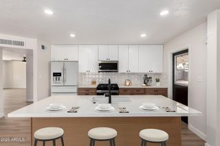 3021 W ANGELA Drive, Phoenix, AZ 85053