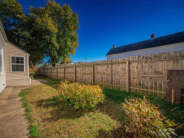 507 N Eleventh Avenue, Evansville, IN 47712