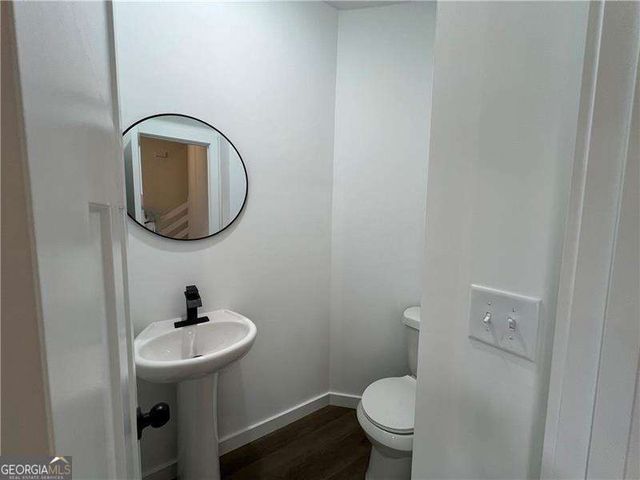 24 Rocky Circle NE, White, GA 30184