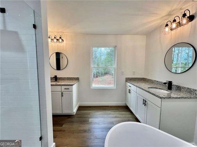 24 Rocky Circle NE, White, GA 30184