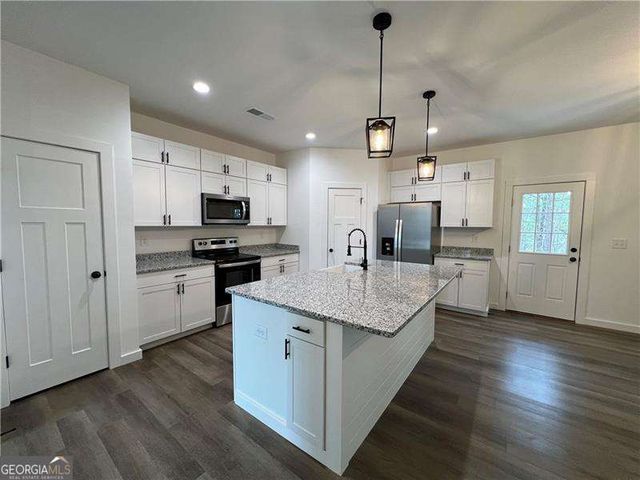 24 Rocky Circle NE, White, GA 30184