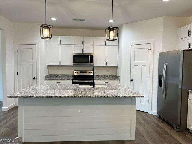 24 Rocky Circle NE, White, GA 30184