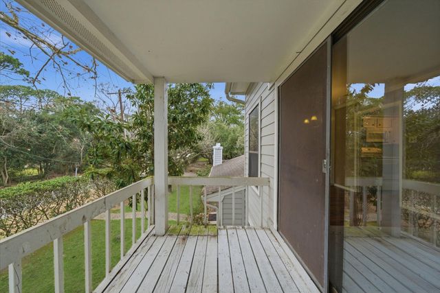 3 Hideaway Drive, Friendswood, TX 77546