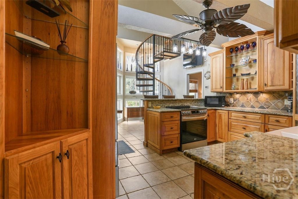 Image 10 of property listing at 1214 5th Avenue, Tybee Island, GA 31328