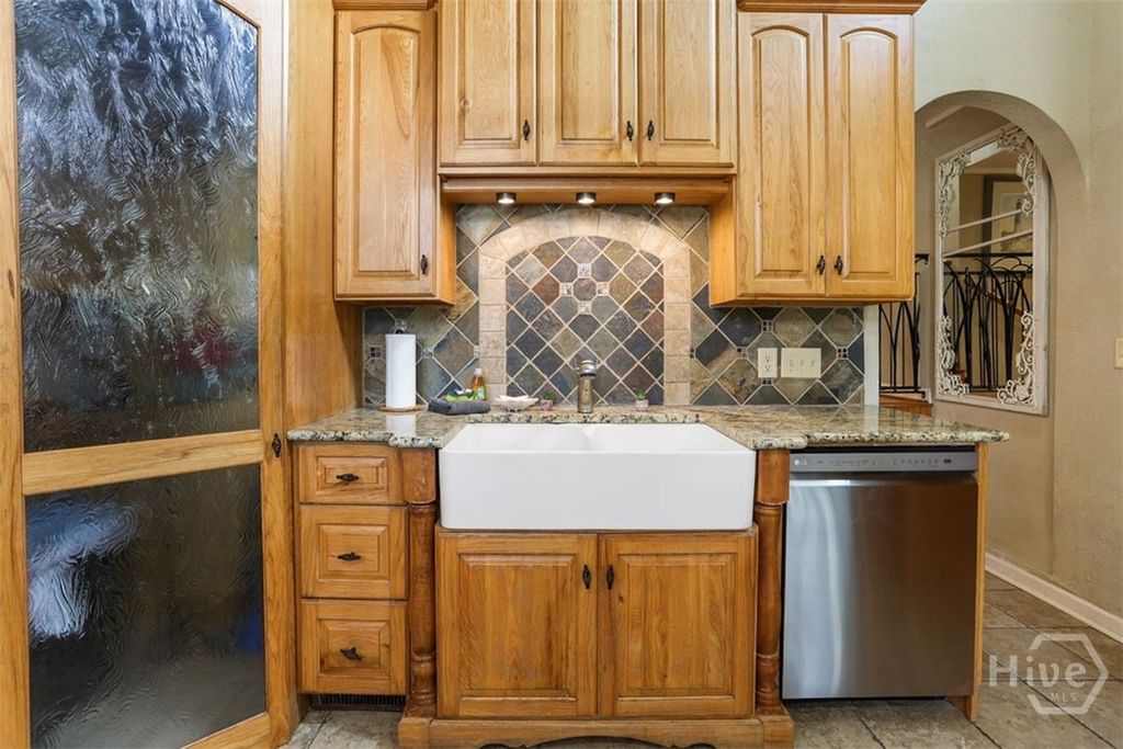 Image 12 of property listing at 1214 5th Avenue, Tybee Island, GA 31328