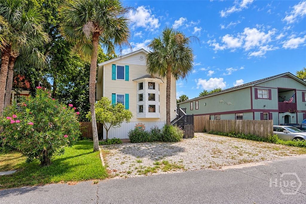 Image 3 of property listing at 1214 5th Avenue, Tybee Island, GA 31328