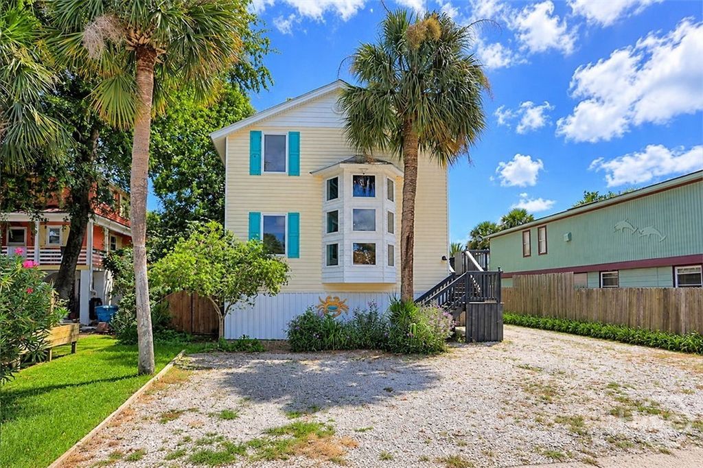 Image 4 of property listing at 1214 5th Avenue, Tybee Island, GA 31328