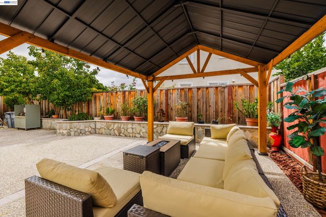 530 Spalding St, Hayward, CA 94544