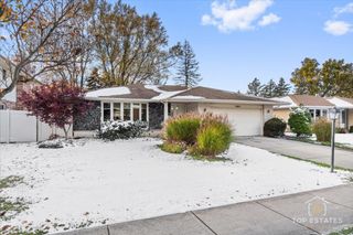 1802 N Aspen Drive, Mount Prospect, IL 60056