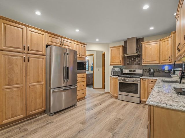 855 Bayfield Drive, Rockton, IL 61072