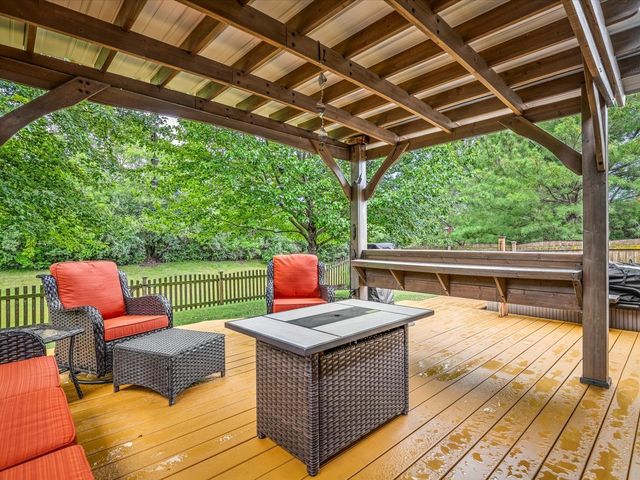 855 Bayfield Drive, Rockton, IL 61072