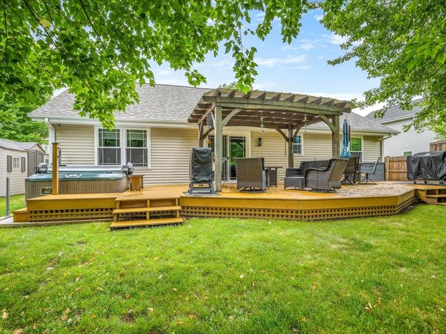 855 Bayfield Drive, Rockton, IL 61072