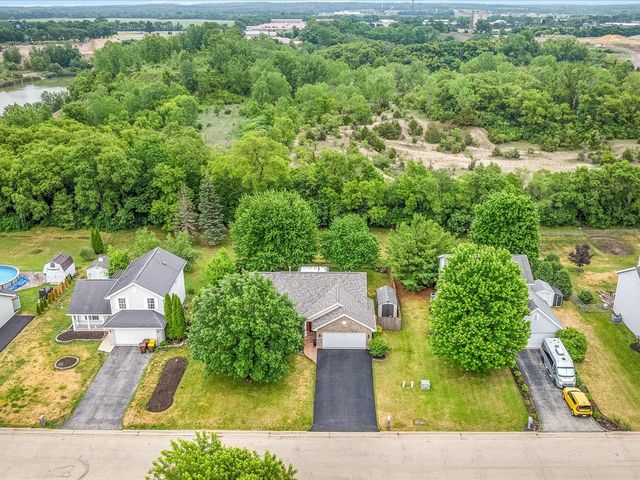 855 Bayfield Drive, Rockton, IL 61072