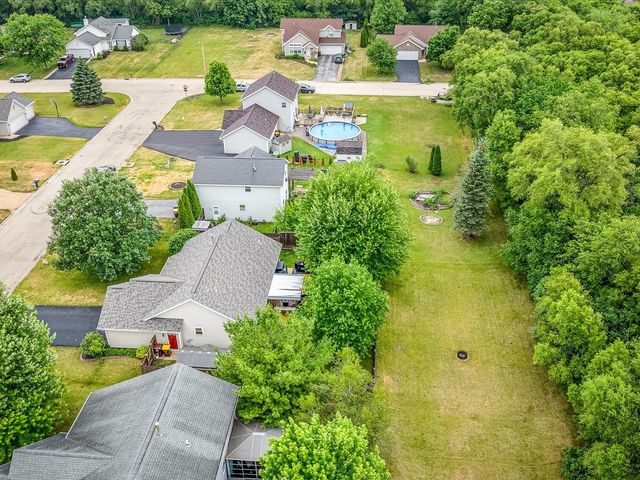 855 Bayfield Drive, Rockton, IL 61072