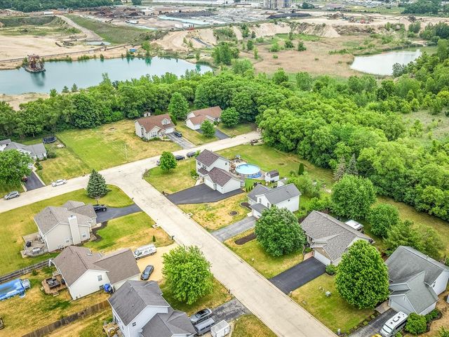855 Bayfield Drive, Rockton, IL 61072