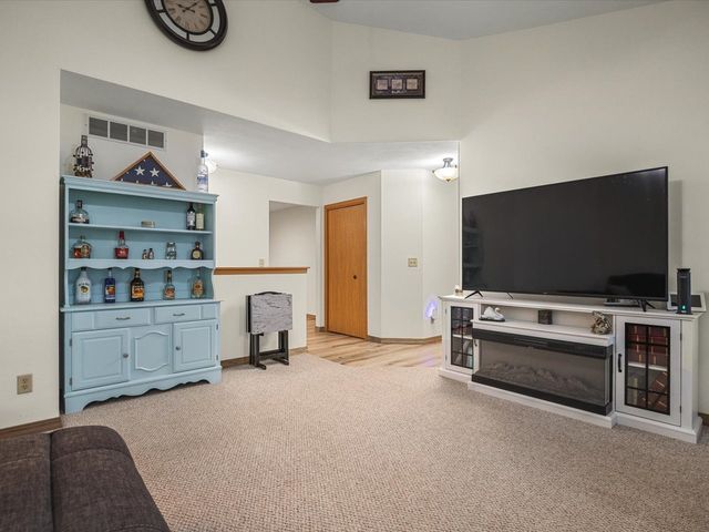 855 Bayfield Drive, Rockton, IL 61072