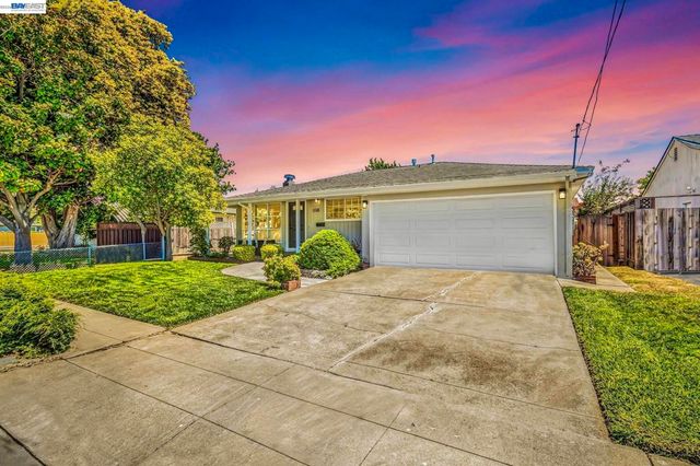 4708 Portola Dr, Fremont, CA 94536