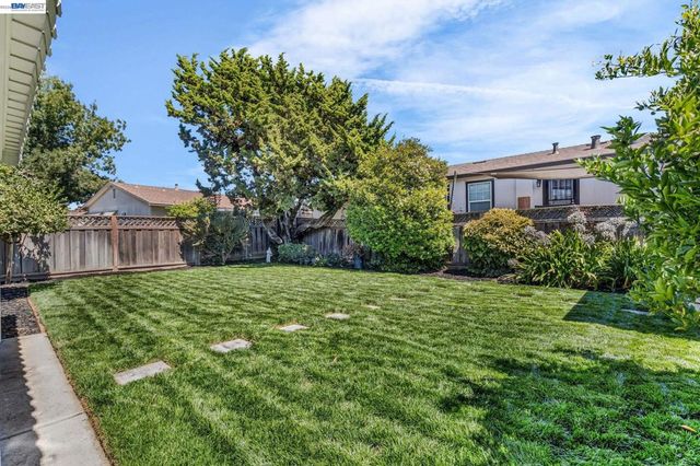 4708 Portola Dr, Fremont, CA 94536