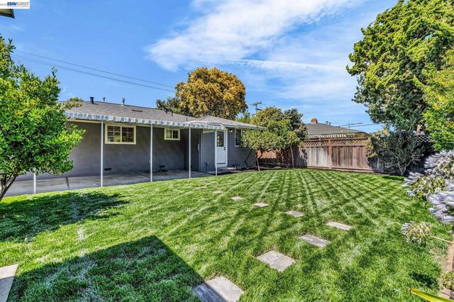 4708 Portola Dr, Fremont, CA 94536