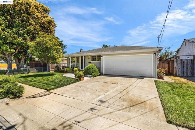 4708 Portola Dr, Fremont, CA 94536