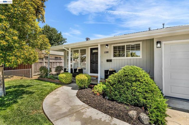 4708 Portola Dr, Fremont, CA 94536