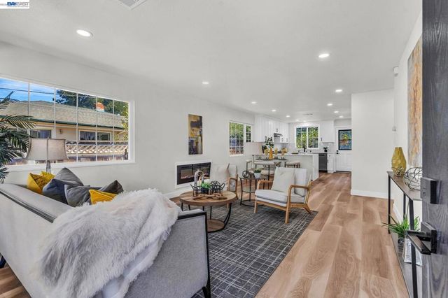 4708 Portola Dr, Fremont, CA 94536