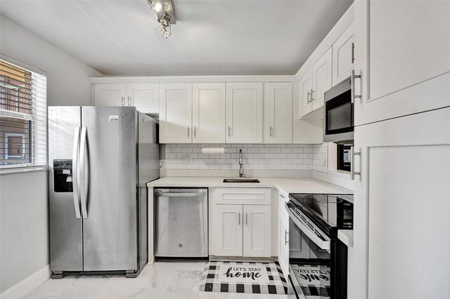 3050 Holiday Springs Boulevard 210, Margate, FL 33063