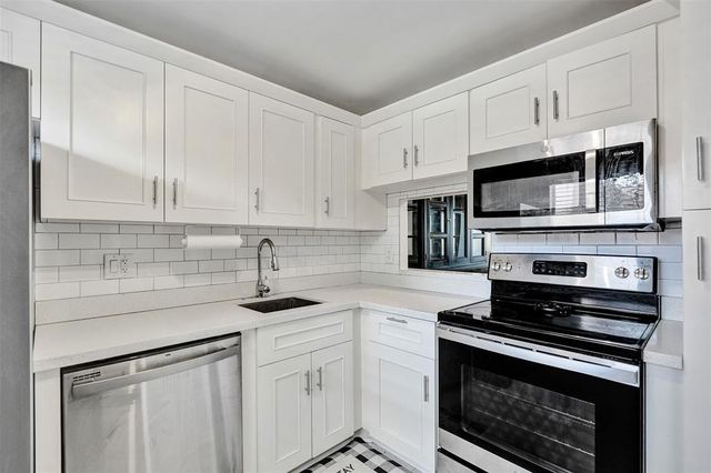 3050 Holiday Springs Boulevard 210, Margate, FL 33063