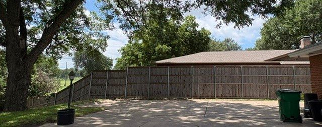 4520 Starlight Drive, Haltom City, TX 76117