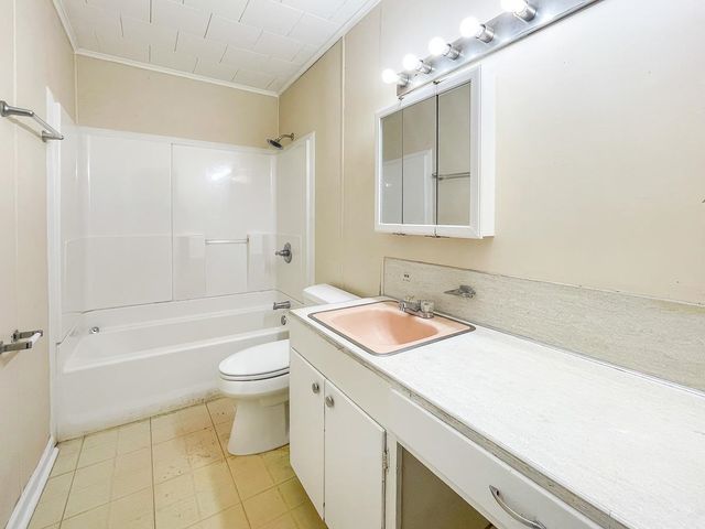 212 Fairlane Dr, Gray, LA 70359