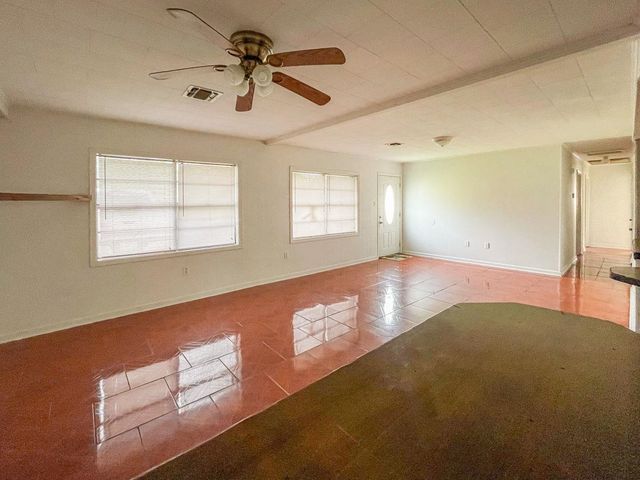 212 Fairlane Dr, Gray, LA 70359