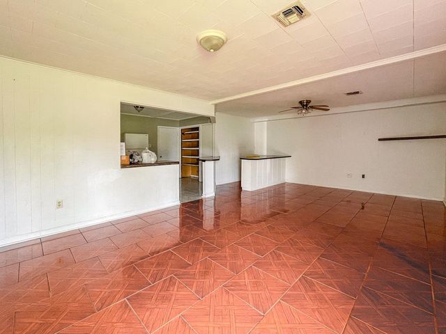 212 Fairlane Dr, Gray, LA 70359