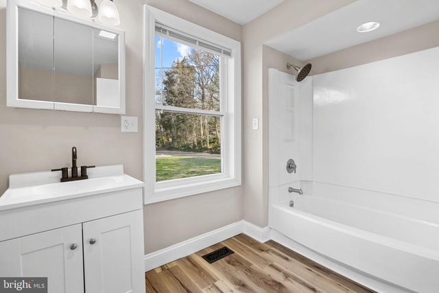 218 LAKE AVE, Clementon, NJ 08021