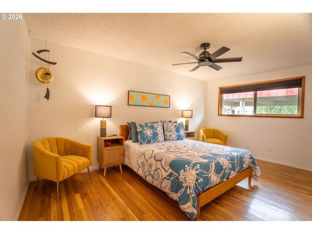 2112 Se 148TH Pl, Portland, OR 97233