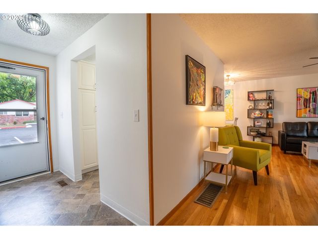 2112 Se 148TH Pl, Portland, OR 97233