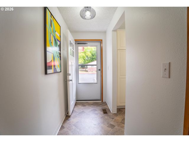 2112 Se 148TH Pl, Portland, OR 97233