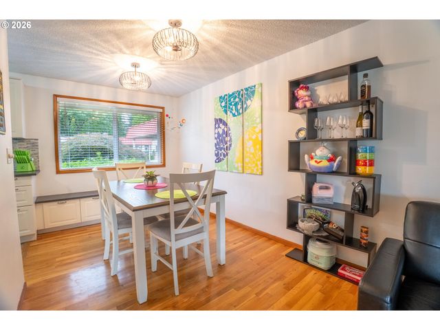 2112 Se 148TH Pl, Portland, OR 97233