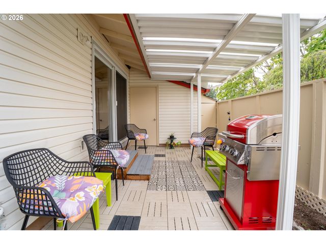 2112 Se 148TH Pl, Portland, OR 97233
