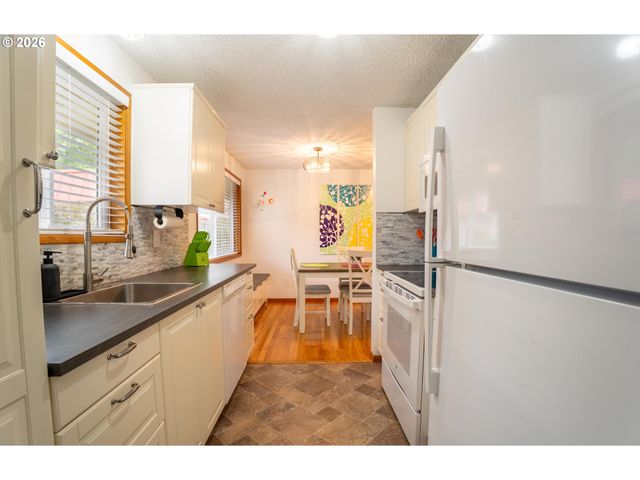 2112 Se 148TH Pl, Portland, OR 97233