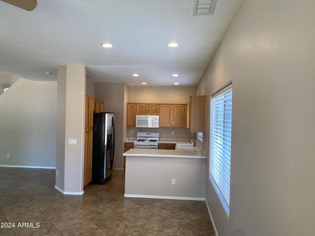 4008 E IRONHORSE Road, Gilbert, AZ 85297