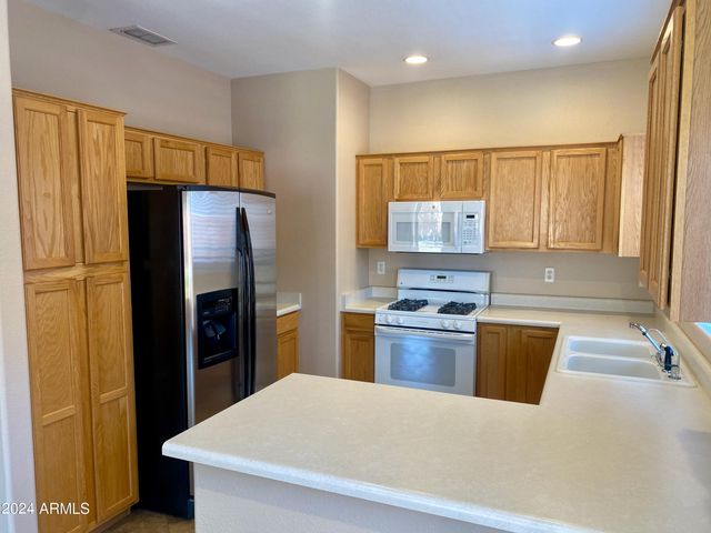 4008 E IRONHORSE Road, Gilbert, AZ 85297