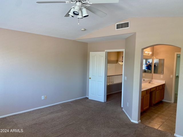 4008 E IRONHORSE Road, Gilbert, AZ 85297