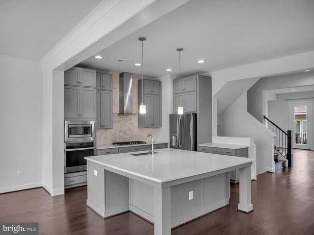 42281 IMPERVIOUS TER, Brambleton, VA 20148