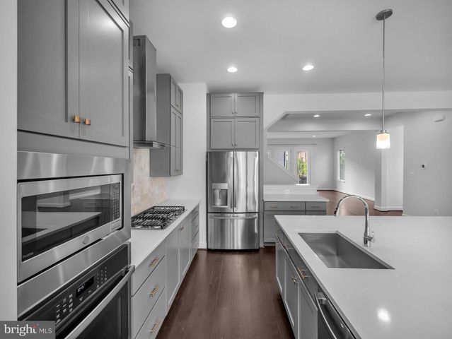 42281 IMPERVIOUS TER, Brambleton, VA 20148