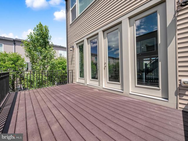 42281 IMPERVIOUS TER, Brambleton, VA 20148