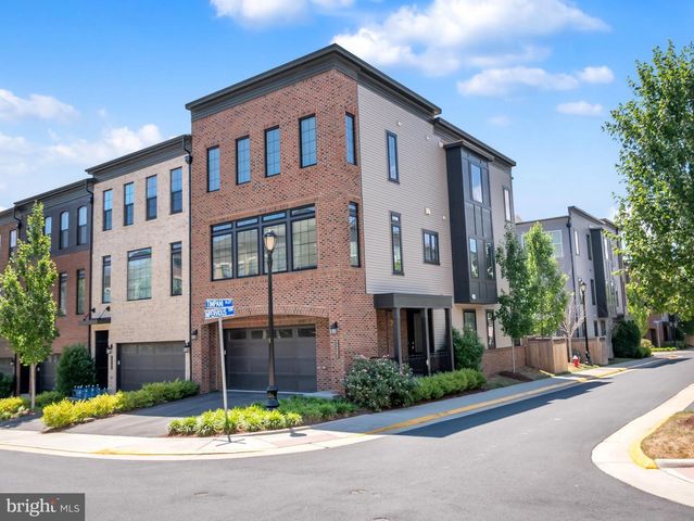 42281 IMPERVIOUS TER, Brambleton, VA 20148