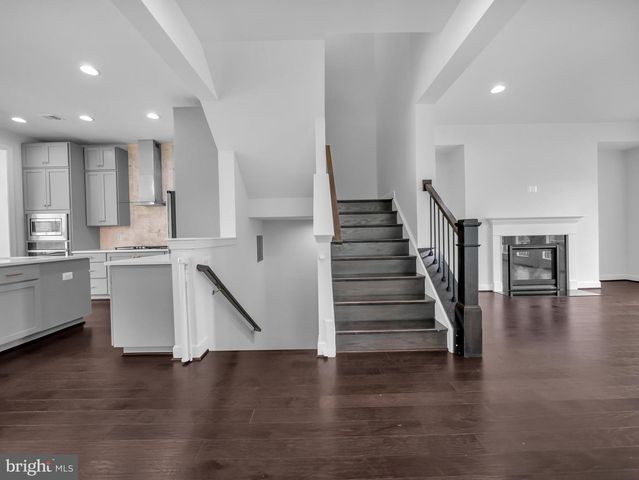 42281 IMPERVIOUS TER, Brambleton, VA 20148