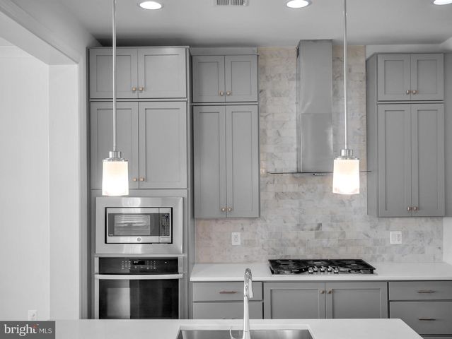 42281 IMPERVIOUS TER, Brambleton, VA 20148